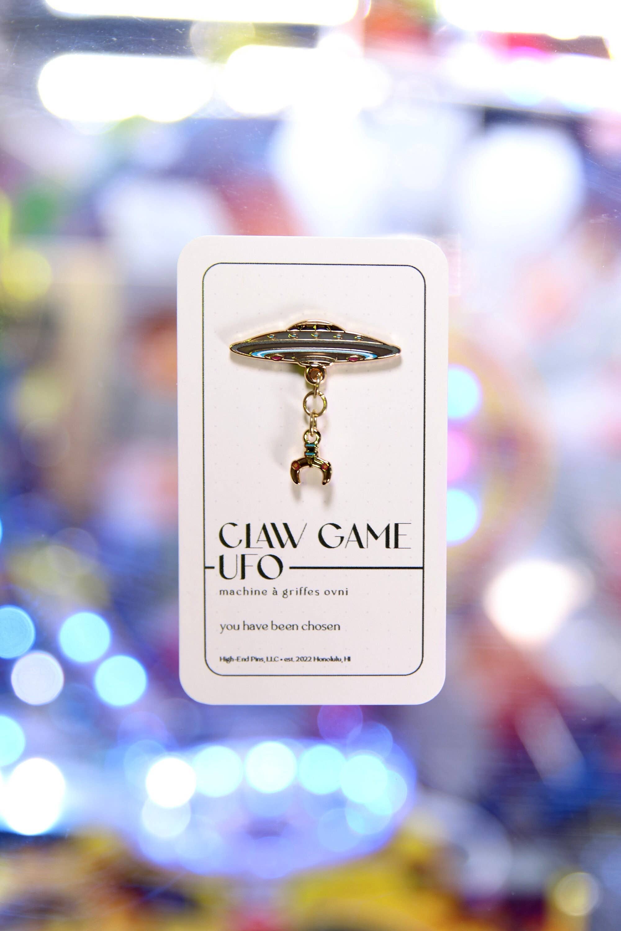The High-End Collective – wholesale Lapel pin/button – Claw Game UFO Enamel Pin0