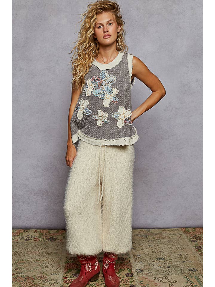 Pol Clothing - Wholesale Blouse - Women's - Round Neck Sleeveless Denim Flower Patch Top5