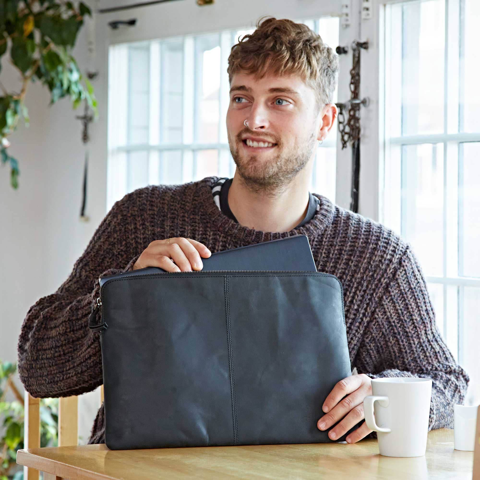 The Paper High Gift Company Limited - Wholesale Laptop/Tablet Case - Unisex - Buffalo Leather 14 Inch Laptop Case - Handmade4