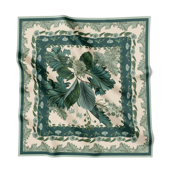 Écharpe Green Flora Danica Garden en soie pour la vente par Flora Danica Denmark