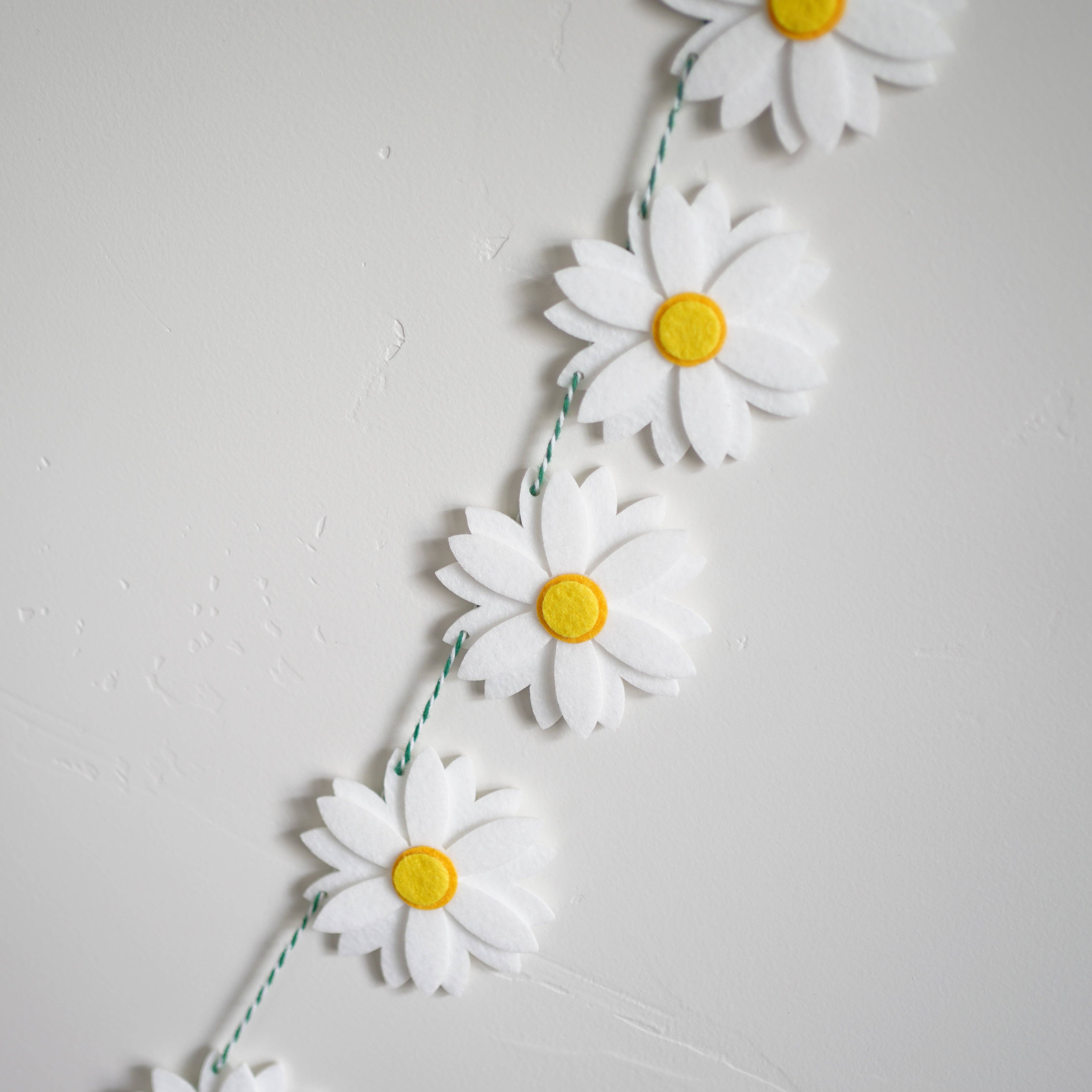 Decomod - Wholesale Bunting/Garland - Daisy Garland1