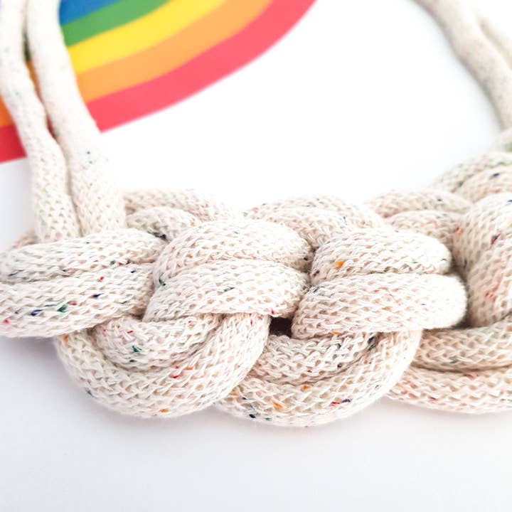 Norio Knots – Großhandel Halsband/Collier – Häkeln Sie eine doppelte Halskette in Rainbow Dust