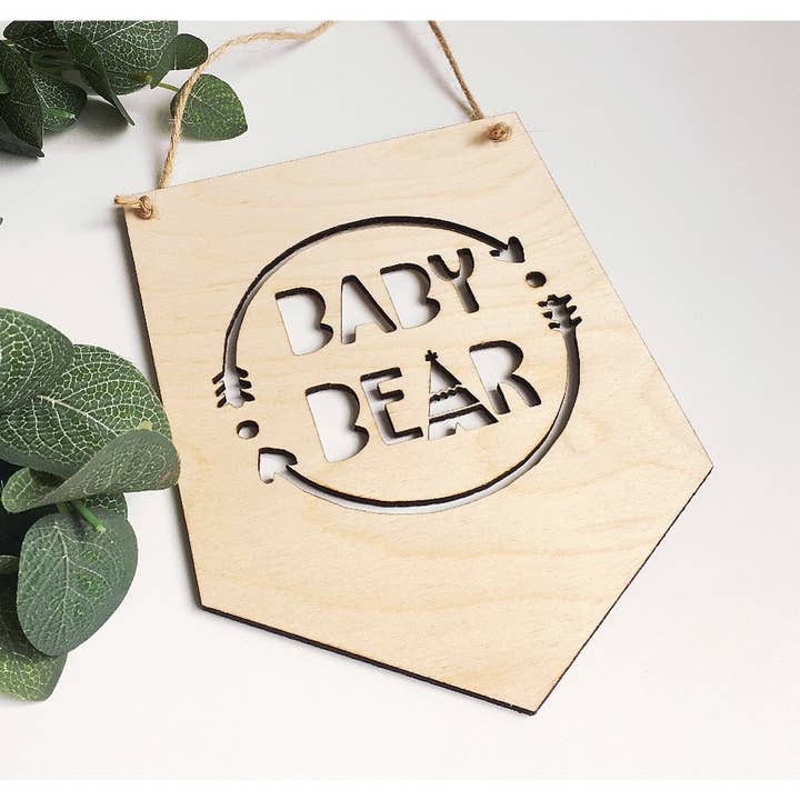 Banderín colgante de madera con forma de oso para venta al por mayor de Shufflewoods Ltd