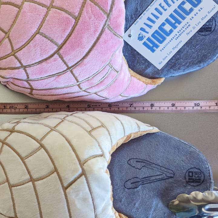 Xochico - Wholesale Slippers - Women's - PANtuflas!! Pan Dulce Plush slippers