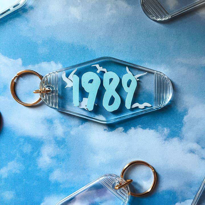 1989 Transparent Hotel Motel Keychain with Seagulls for wholesale by Superbloom Co