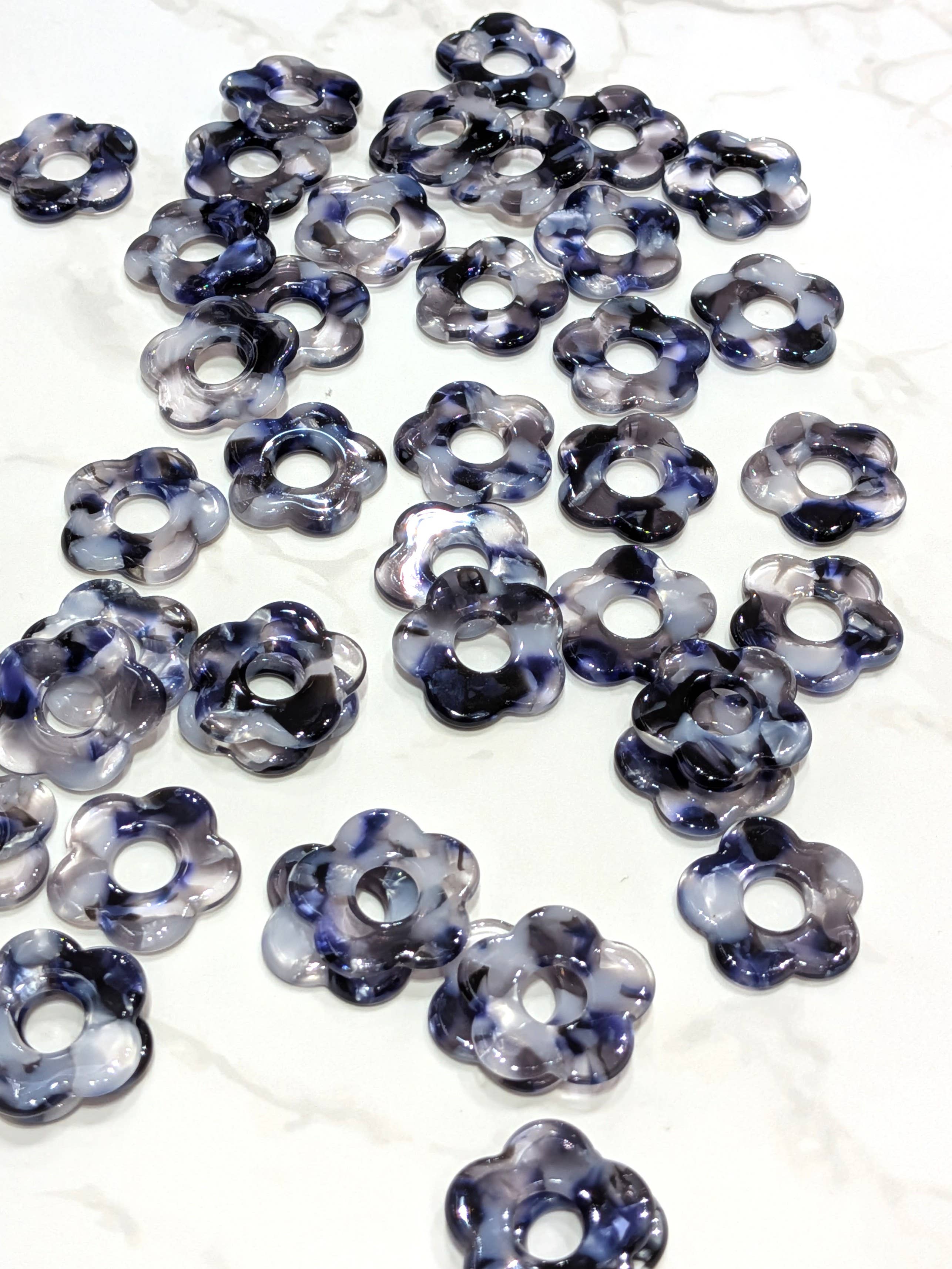 LOLO & YAYA – wholesale Emergency response charm – Flower pendant 2cm, 1.5O euros / u48