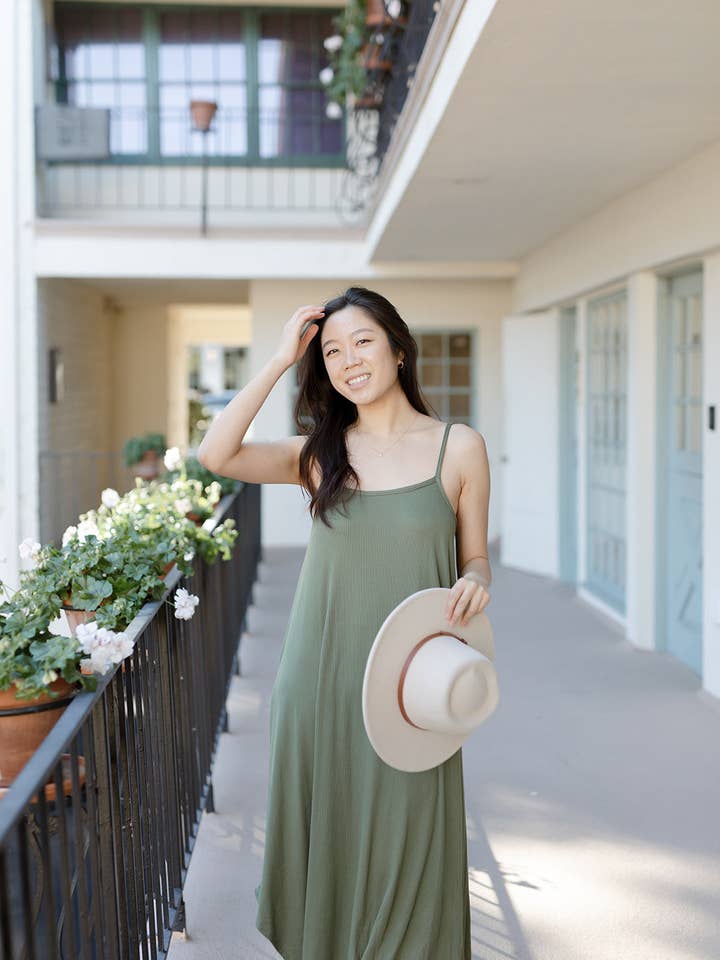 AD0011A - Oliva - Taglia normale per la vendita all'ingrosso da parte di Lily Gray