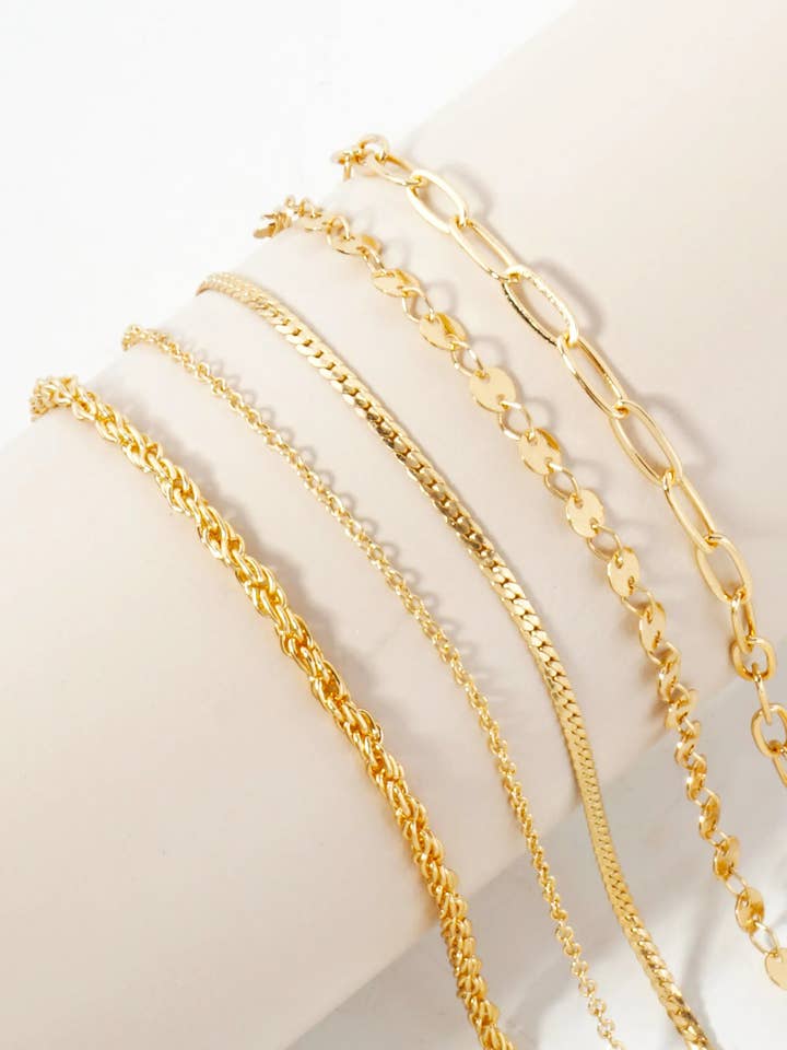 5-teiliges stapelbares Kettenarmband-Set AB1515 für den Großhandel von Wild Honey