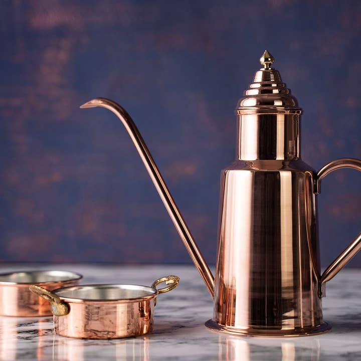 ALFIQ Copper - Vente Distributeur d'huile et de vinaigre - Pot à huile d'olive en cuivre pur + ensemble pour tremper l'huile | Cruche à huile artisanale de 600 ml Bouteille d'huile en cuivre massif faite à la main | 100% cuivre massif6