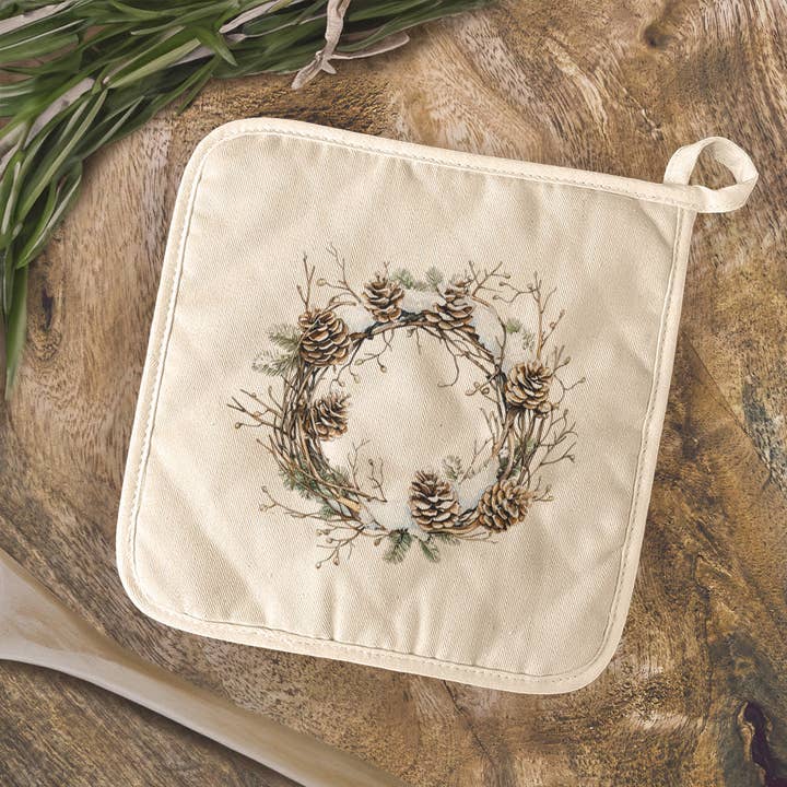 Couronne de pommes de pin rustique - Manique en coton personnalisable pour l'hiver pour la vente par North & Pine