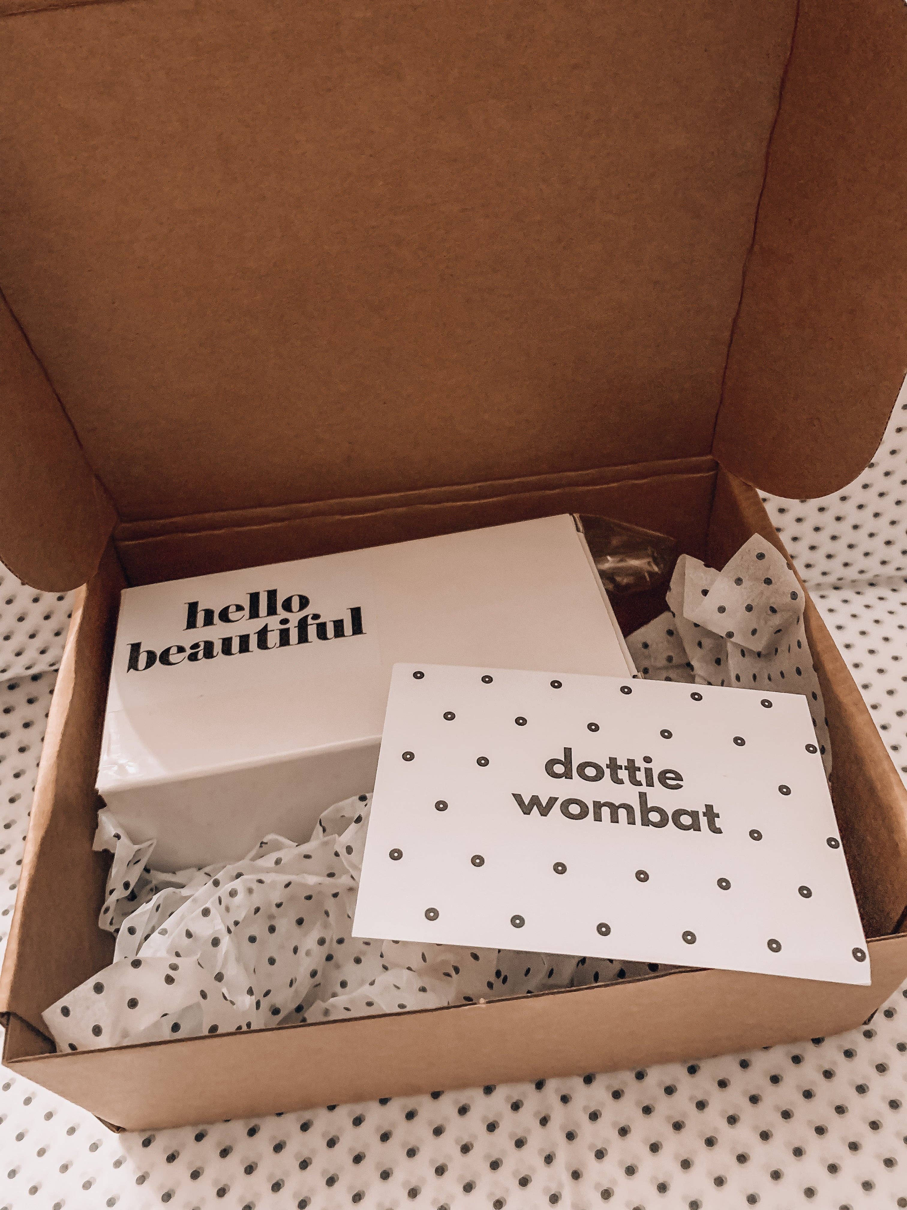 Dottie Wombat – wholesale Drinking glass/cup – Mermaid scales glass beer can glass with bamboo lid and straw1