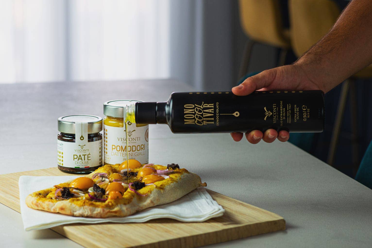 Visconti, Storie di Terra - Wholesale Olive Oil - MONOCOOLTIVAR Extra Virgin Olive Oil - Pitted 0.50l2