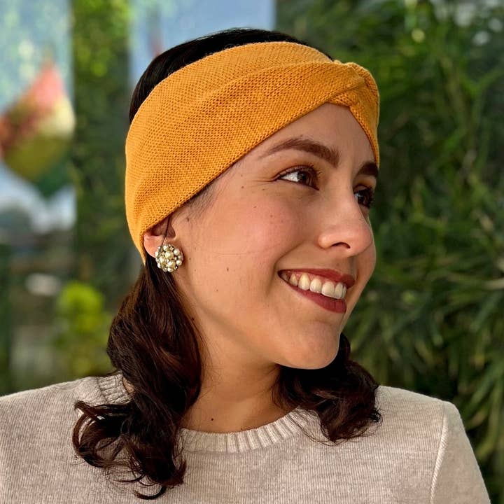 TINKU - Celebrating Bolivian Heritage - Wholesale Fashion Headband - Women's - PUMIRI Headband in 100% BABY Alpaca wool from Bolivia