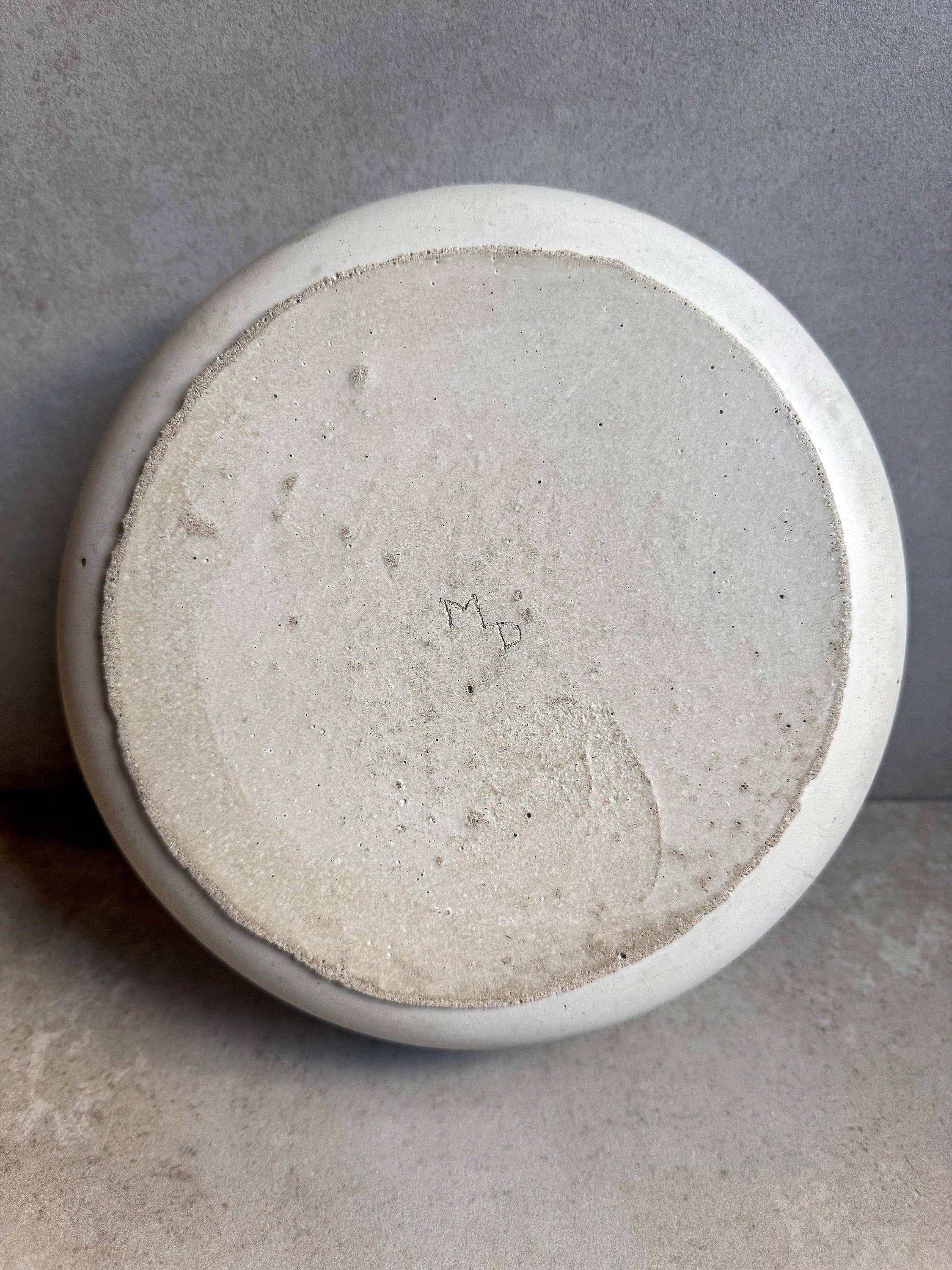 Minimal Loot Design - Vendita all'ingrosso Ciotole/Piatti decorativi - Ciotola in cemento minimalista, 9 pollici, ciotola moderna pesante, piatto Catch All, grande ciotola in cemento, ciotola contemporanea, decorazione centrotavola, ciotola decorativa7