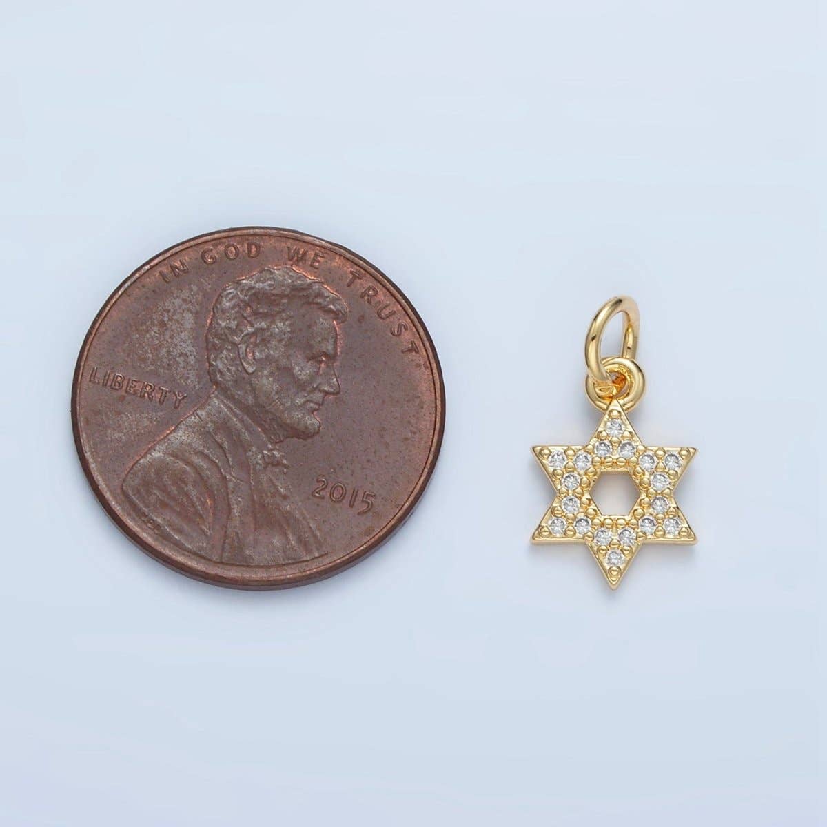 Aim Eternal - Venta al por mayor Abalorios/colgantes individuales - Colgante de Estrella de David Judía con Micro Pavé de CZ Abierto y Relleno de Oro de 24K en Oro y Plata | E9163