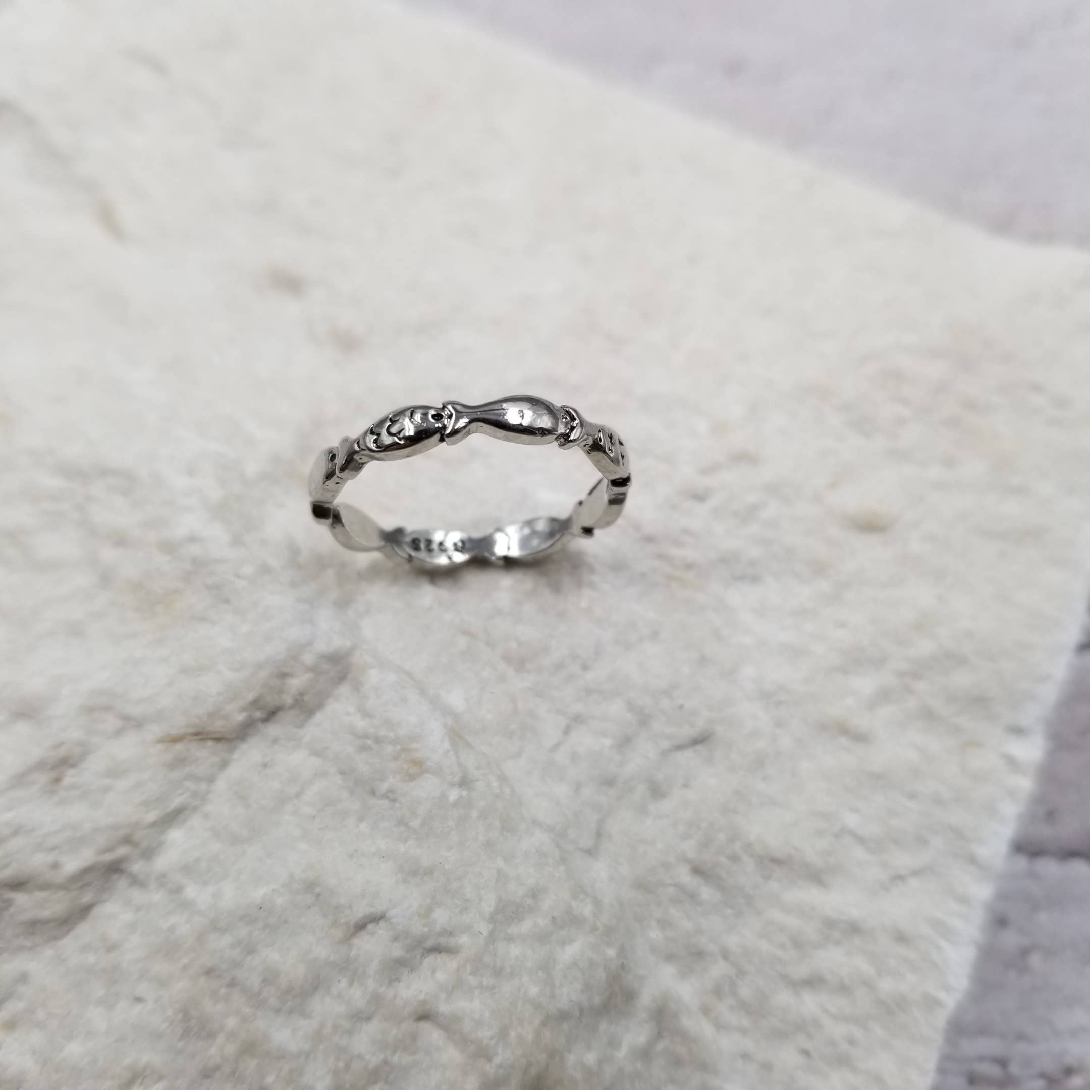 Treasure Wholesale - Wholesale Band/Stacked Ring - Silver Little Fish Ring0