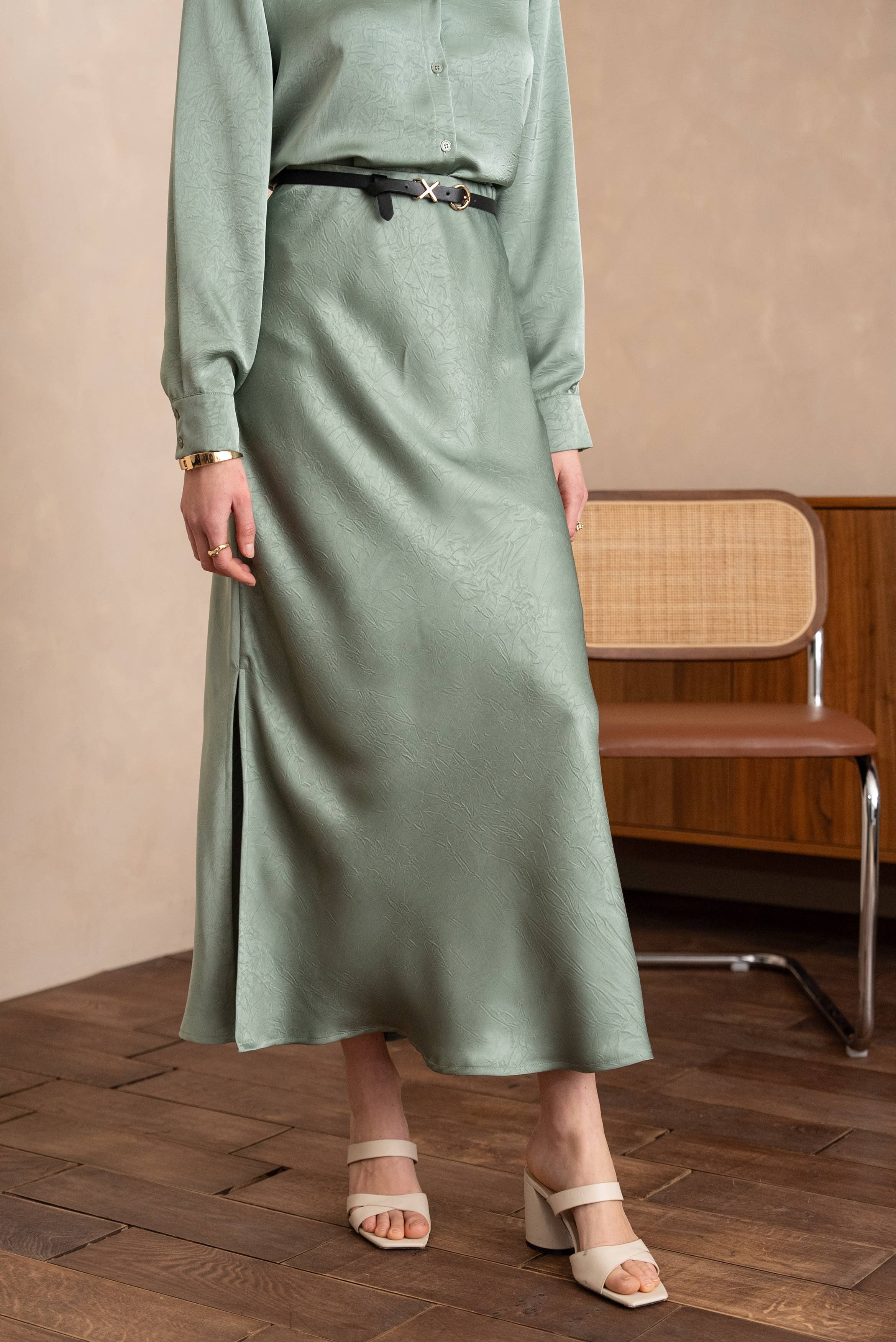 LULUMARY - Wholesale Skirt - Women's - Satin Skirt SK85623