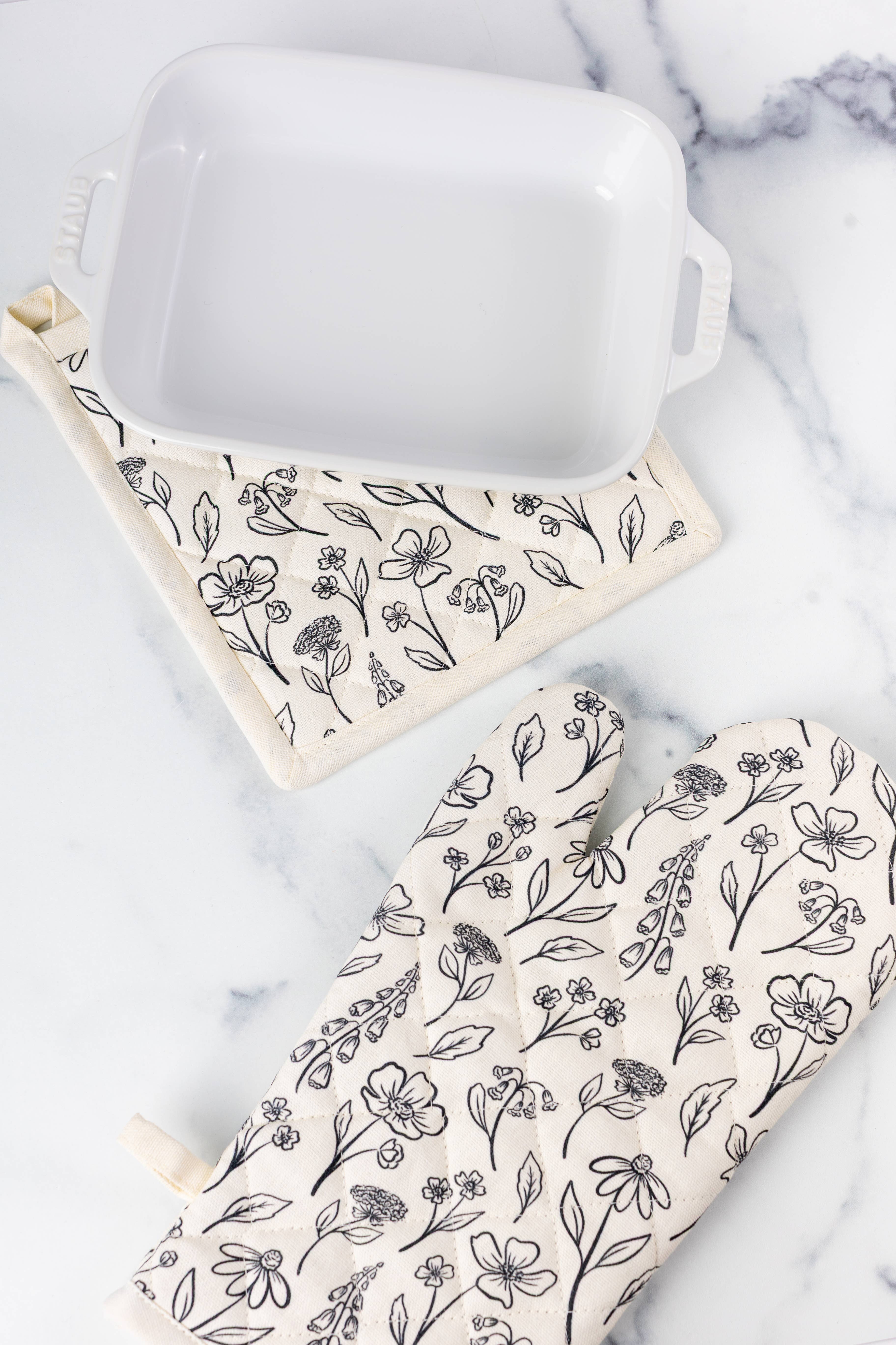 Elyse Breanne Design – Engroshandel Grydelap – Sæt med Blomstermønstret Ovnhandske + Grydelap1