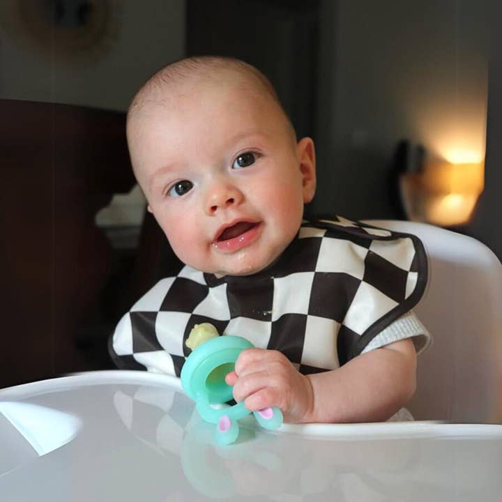 Vesta Baby - Wholesale Feeding Set - Baby - Baby Fruit Feeder Soft Silicone Food Nibbler Teether Set11