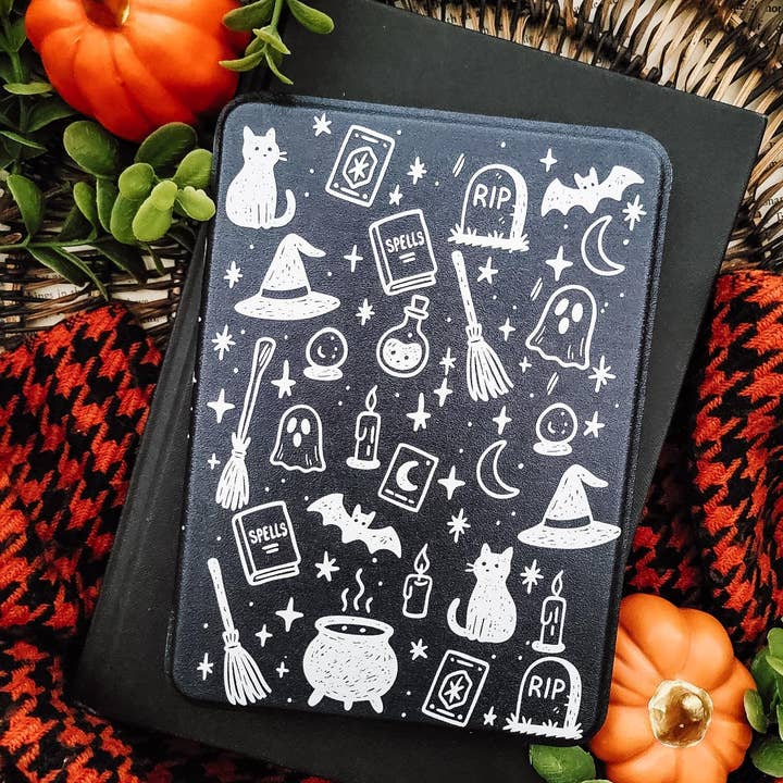 Étui Kindle Halloween Sombre - Quantités Limitées pour la vente par Market by Mari