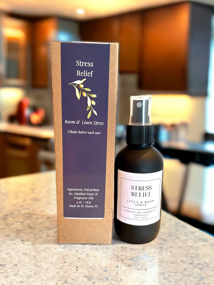 Spray anti-stress pour la chambre et le linge 4 oz pour la vente par Hemingway Lane Candles & Gifts