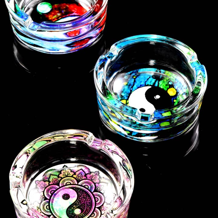 SPS Wholesale Inc - Wholesale Ashtray - 3.25″ Tempered Glass Ashtray, Assorted Pop Designs - M0479