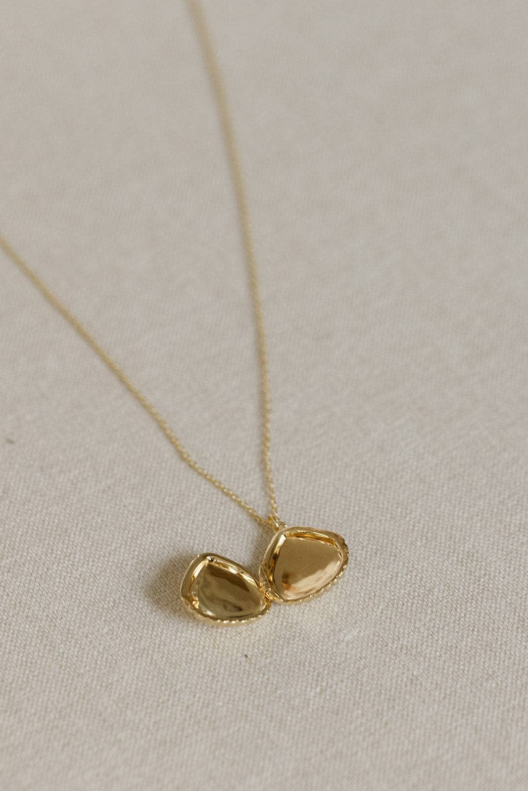 Coast and Cove – Engroshandel Halskæde med vedhæng – Muslingskalmedaljon2