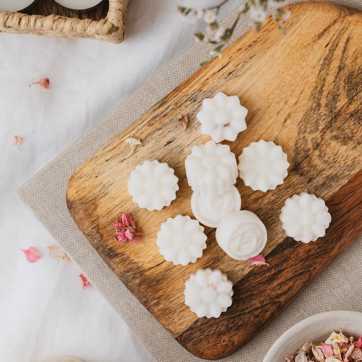 Blossom & Ivy Botanicals - Wholesale Wax Melt - Parisienne Spring | Botanical Soy Wax Melts1