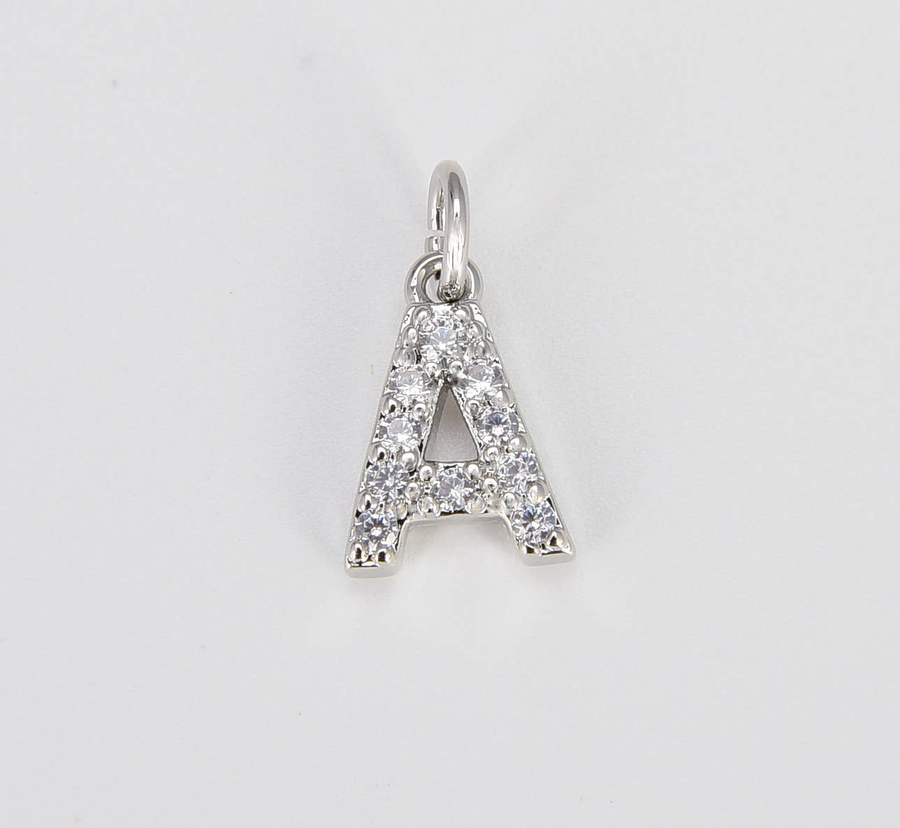 Beads Creation - Vente Breloques/médailles personnalisées - Breloques initiales en or CZ Micro Pavé, lettre A-Z CP48222