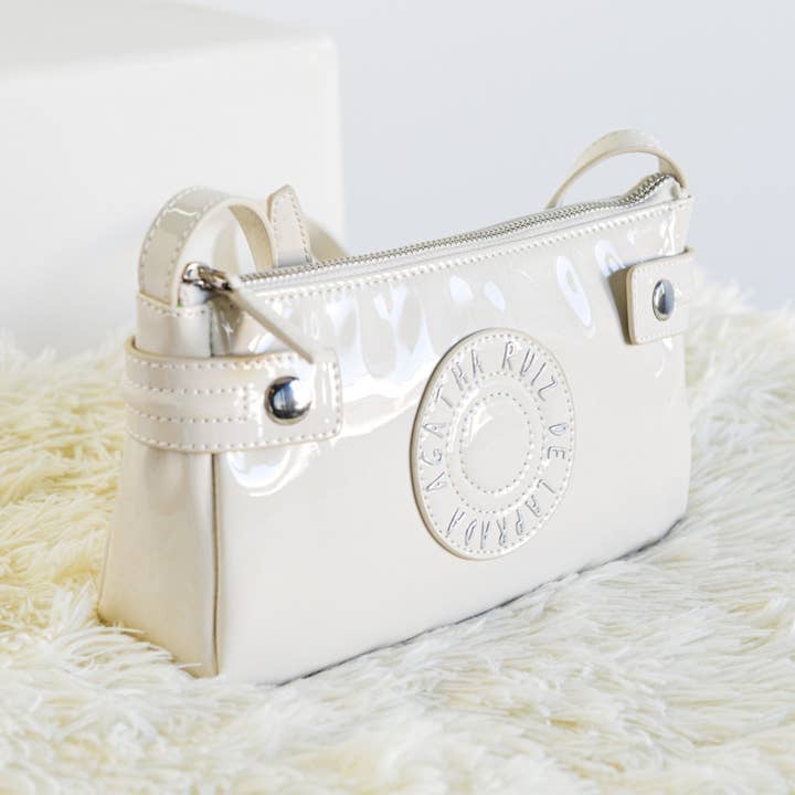 Agatha Ruiz De La Prada - Bolsos – wholesale Axelväska - Dam – Mini axelremsväska lackläder logotyp Agatha Ruiz de la Prada Beige