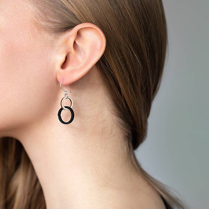 Brincos Mini Halo Dangle – Joias Ecológicas Nórdicas em Madeira por atacado de Valona