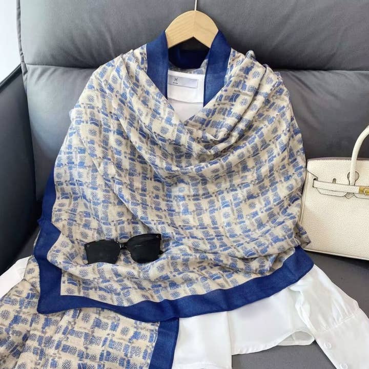 THSS2497 : Navy : Écharpe Victoria pour la vente par Taylor Hill Scarves & Co