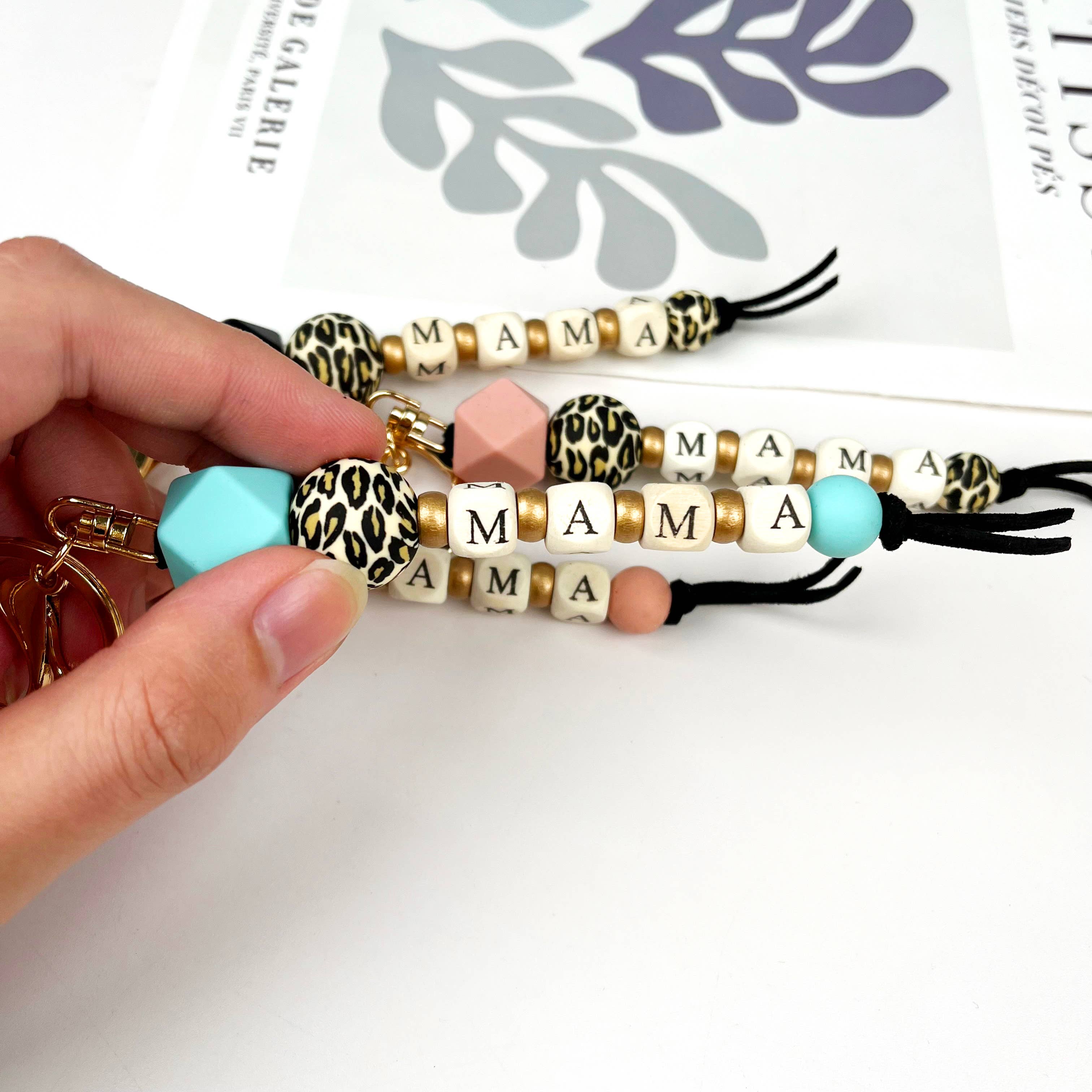 SoapElenGlen - Venta al por mayor Llavero - Mujer - Llavero con forma de letra y colgante para el Día de la Madre4