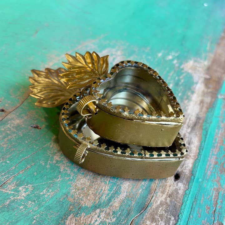 Love and Honor Jesus LLC - Wholesale Decorative Box - Glass Sacred Heart Boxes11