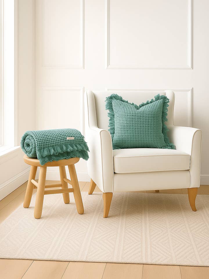 Housse de Coussin à Volants en Coton Bio Nid d'Abeille - Vert Mer pour la vente par Mama and Tochter