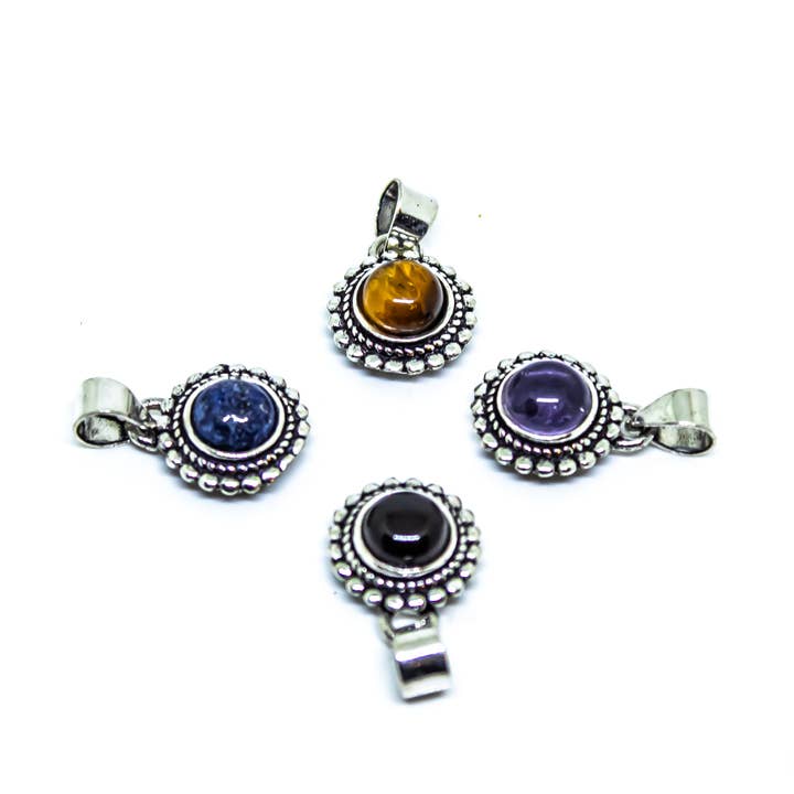 Colliers pendentifs plaqués argent sterling avec pierres précieuses en laiton pour la vente par Quasar Gems USA