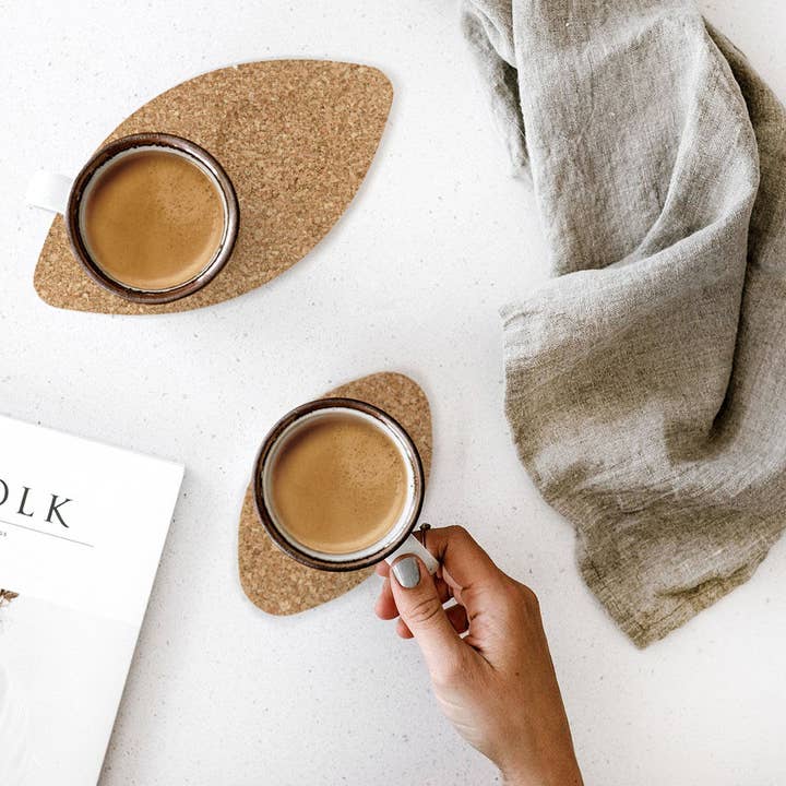 MOMENTOS juego natural de 3 piezas: 1 salvamanteles y 2 posavasos de corcho 100% para venta al por mayor de NATTU - Ecoproducts for Life