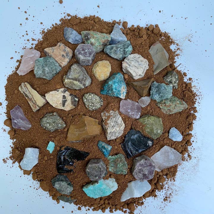 Tree of Life Gems - Venta al por mayor Piedras/cristales espirituales - Gem Mining Paydirt: los mineros de esmeraldas y rubíes mezclan tierra áspera para minería de gemas