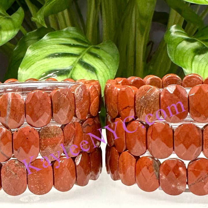 Pulsera elástica facetada de jaspe rojo natural de 7,5” 15mm para venta al por mayor de KayleeNYC