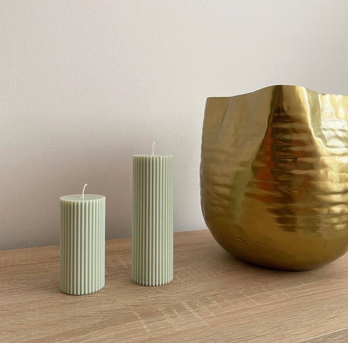 SoieLondon - Vendita all'ingrosso Candele a colonna - Candela a colonna media rigata. Vegana, a base di soia, produzione artigianale. Weddin7