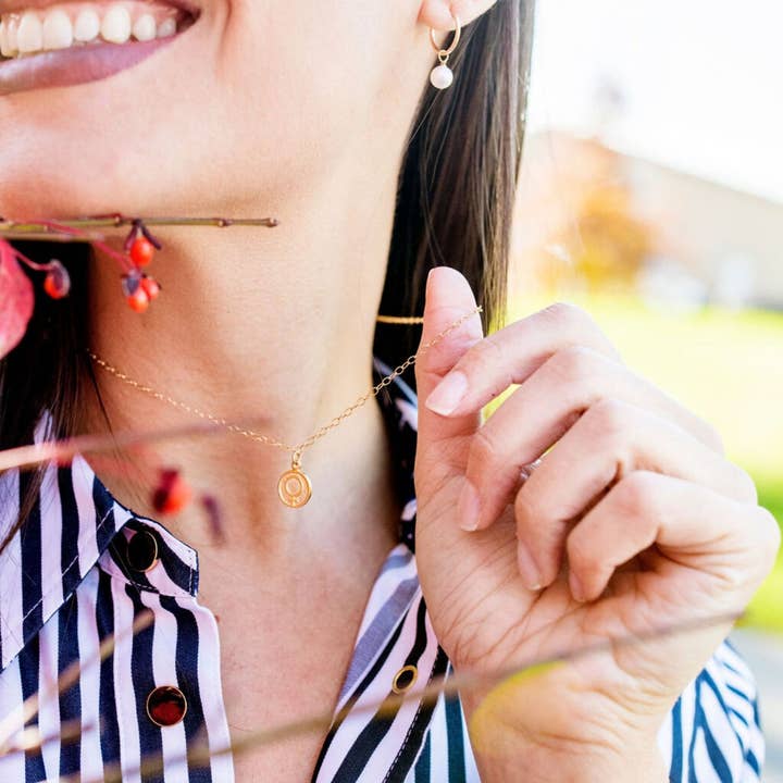A Worthy Brand - Vente Colliers à pendentif - Collier Féministe - Collier Femme Symbole Disque2