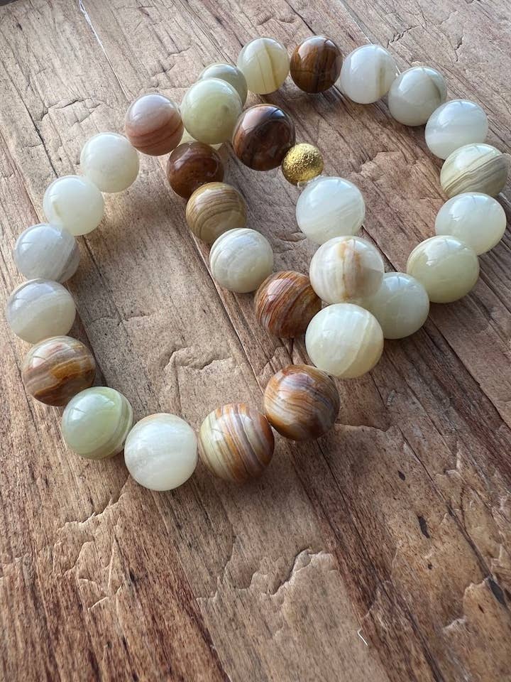 Bracelets en perles de jade terreux pour la vente par Northcast LLC