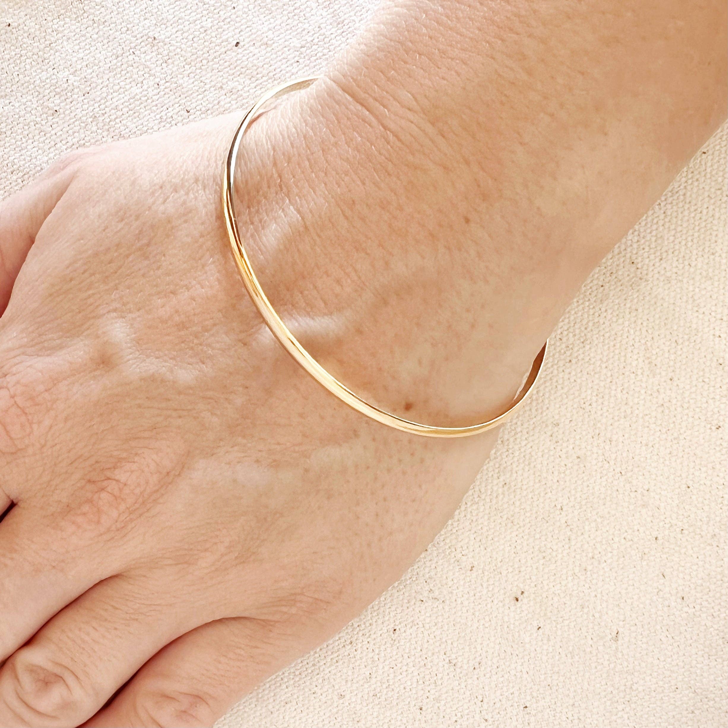 GoldFi - Wholesale Bangle Bracelet - Plain 18k Gold Filled Classic Bangle1