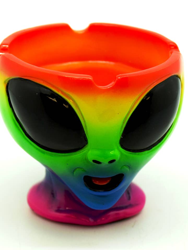 Alien Head Ashtray on Round for wholesale by Fantasy Gifts