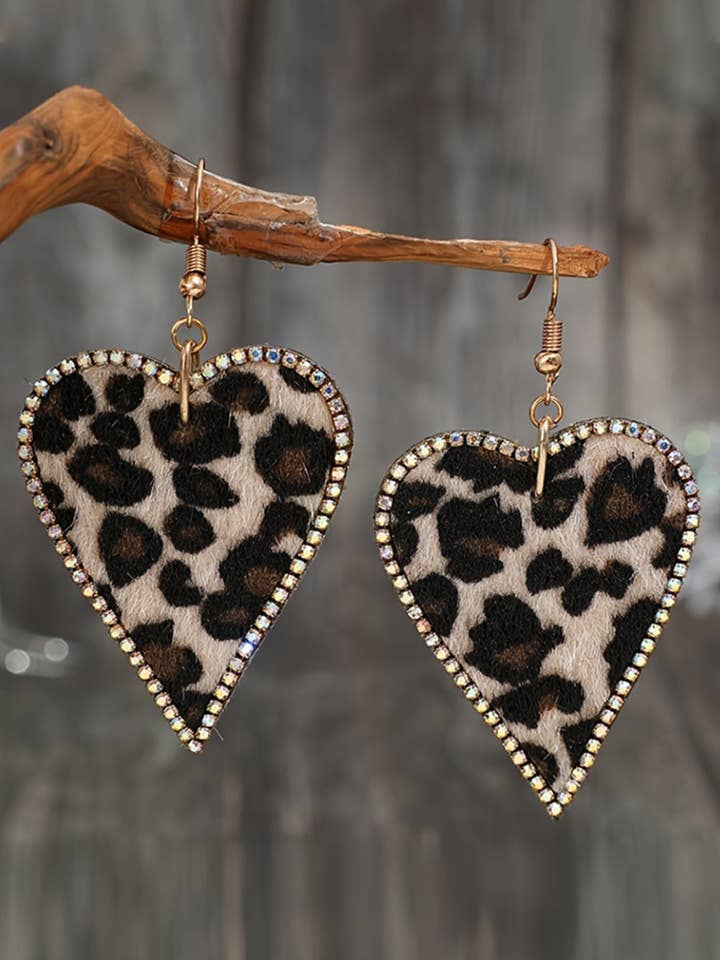 Boucles d'oreilles en forme de cœur Natalie Print pour la vente par Threaded Pear