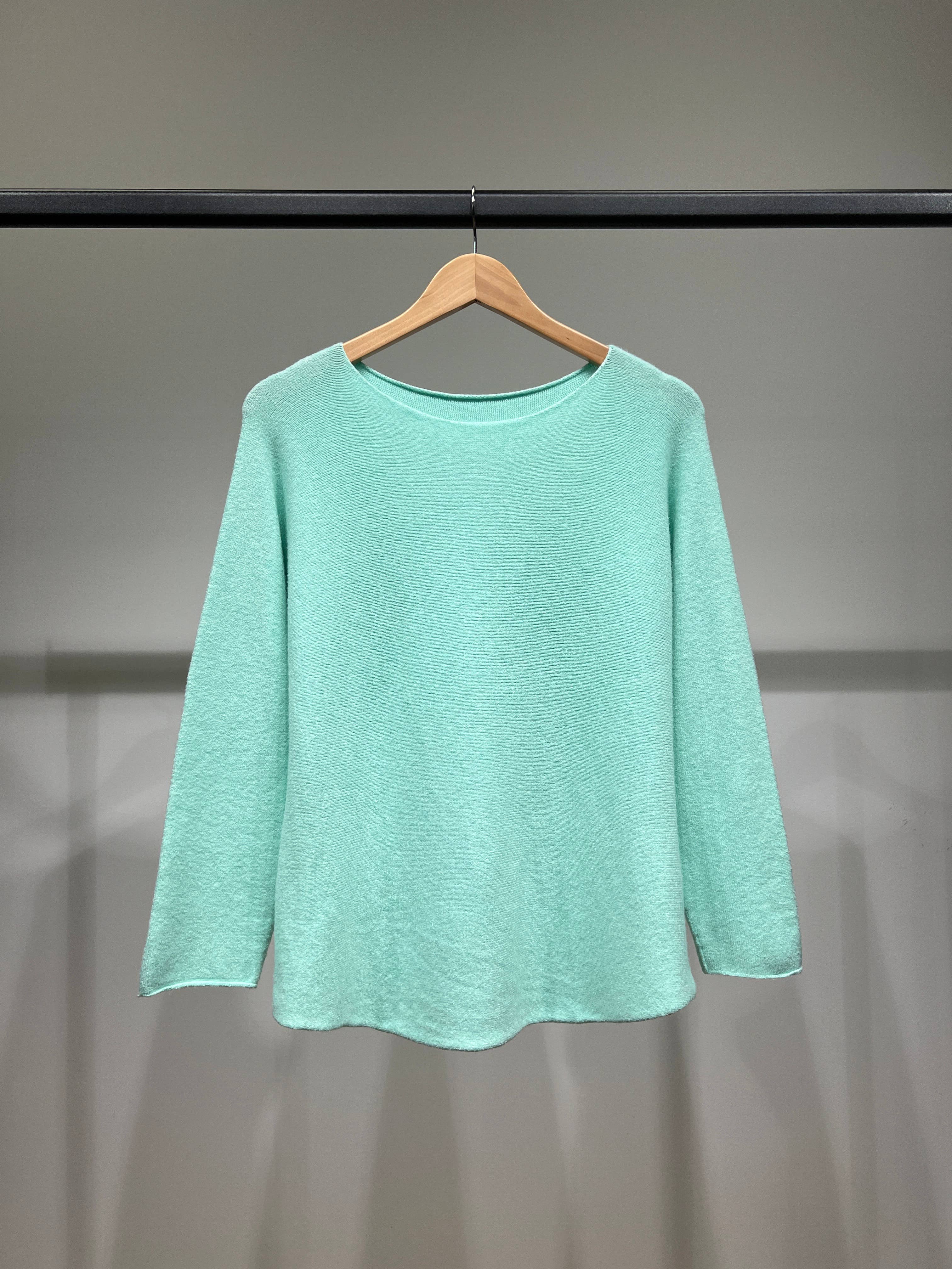 L'Emotion – wholesale Knitted jumper – Women′s – Viscose Round Neck Long Sleeve Knitted Sweater     20