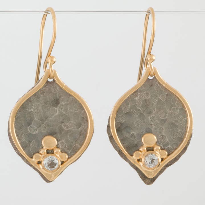 Austin Titus Studio – Großhandel Ohrhänger – Zweifarbige Pflaumenohrringe2