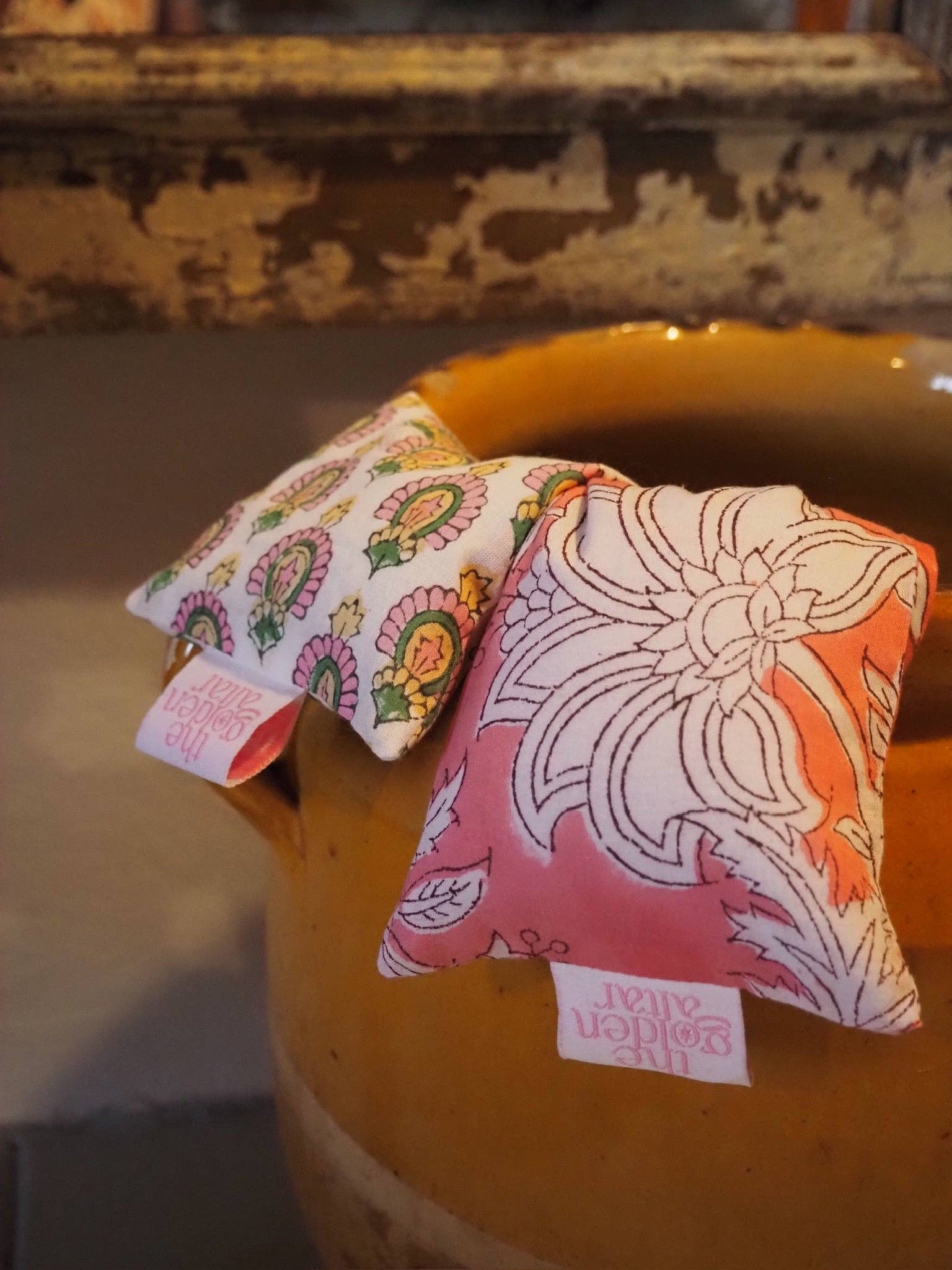 The Golden Altar - Wholesale Spa/therapy pillow - Pink Block Printed Eye Pillow1