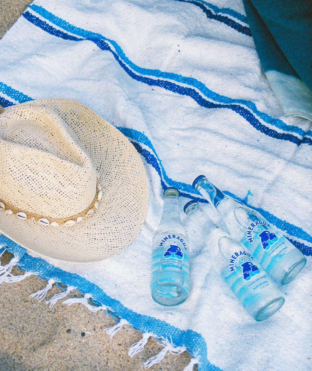 Sundream - Wholesale Throw Blanket - SUNDREAM CUSTOM: CLASSIC THROW + WOVEN LABEL (MOQ 50 UNITS)8