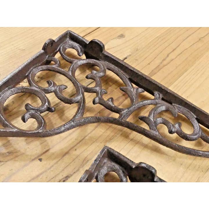 Midwest Craft House - Wholesale Wall Accent - LARGE CAST IRON VINE BRACKET 10 7/8"